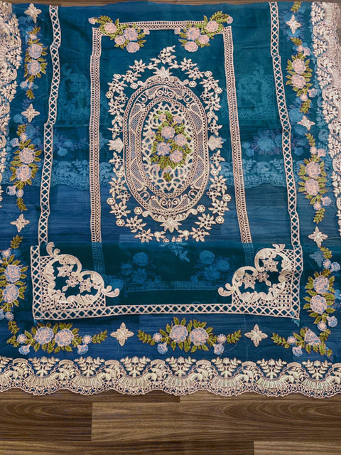 Floral Fantasy – Chikankari Lawn 3-Piece Suit